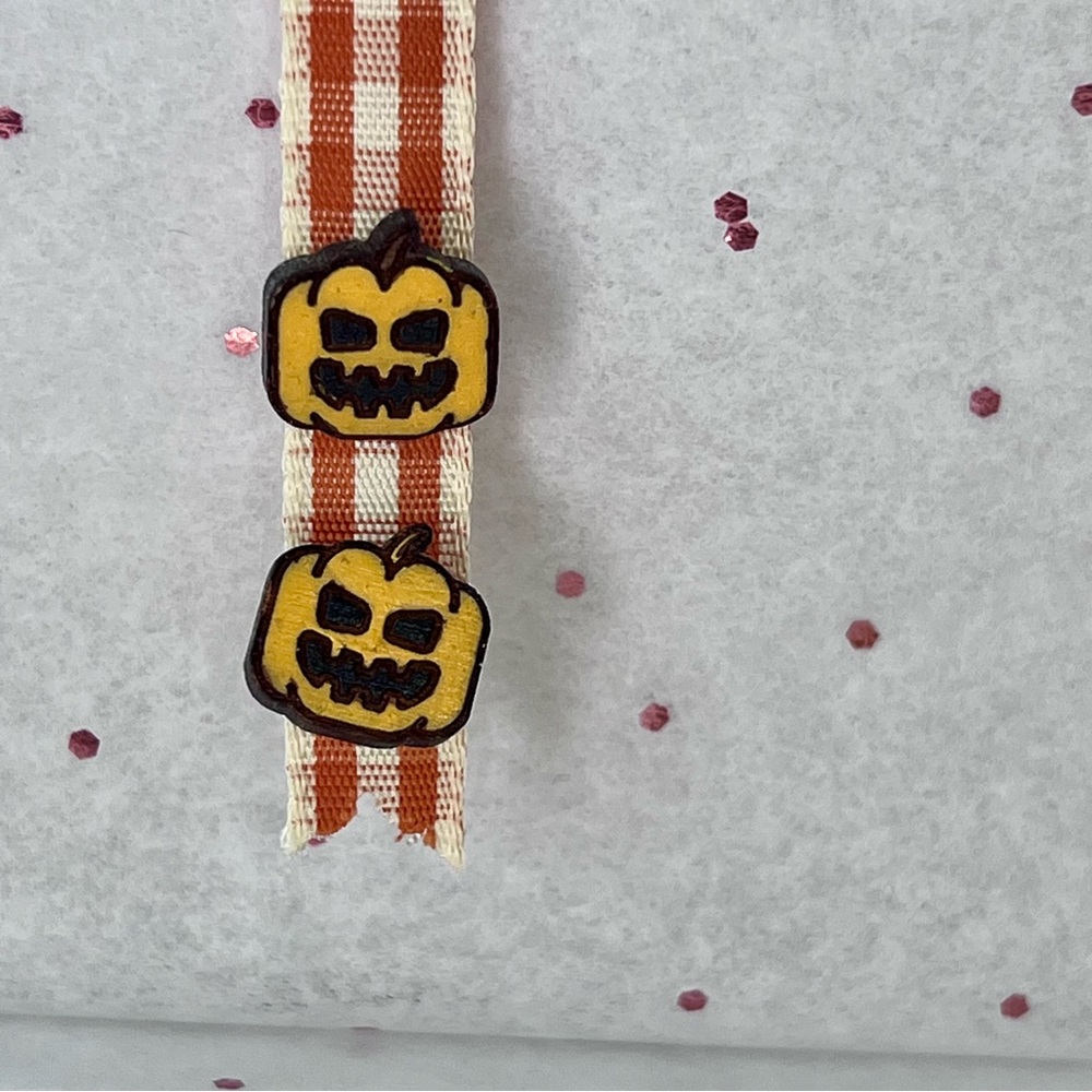Jack O Lantern Pumpkin Pierced Earrings Handcrafted - Picture 2 of 3